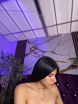 liss hot  online show from 11.30.25