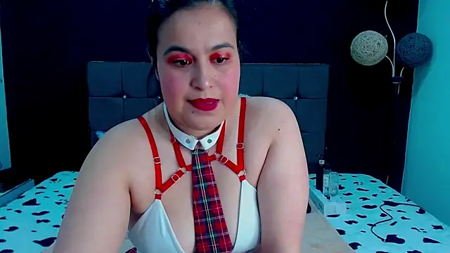 mia xx1 online show from 10.11.25