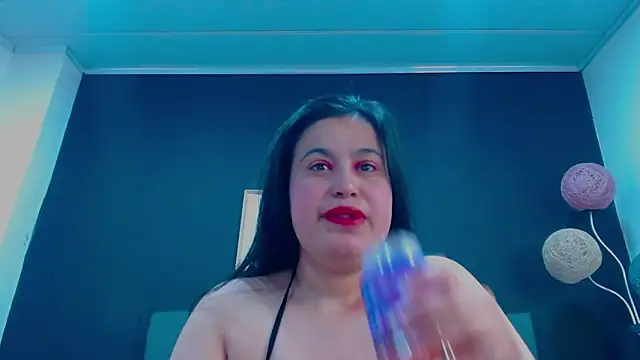 mia xx1 online show from 11.29.25