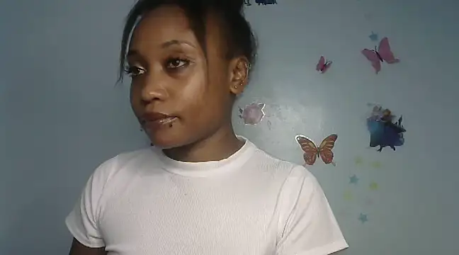 laetitia  online show from 03.06.25