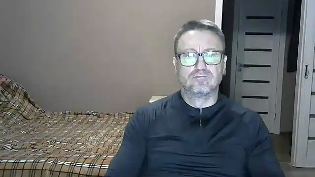 Snapshot of HarrySnake chatting on 12.06.24 HarrySnake online show from 12.06.24