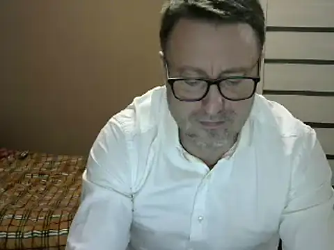 Snapshot of HarrySnake chatting on 12.22.24 HarrySnake online show from 12.22.24