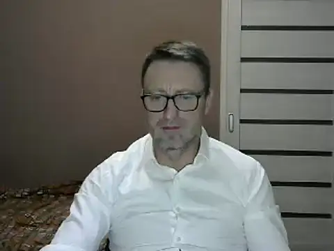 Snapshot of HarrySnake chatting on 12.23.24 HarrySnake online show from 12.23.24