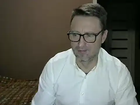 Snapshot of HarrySnake chatting on 12.24.24 HarrySnake online show from 12.24.24