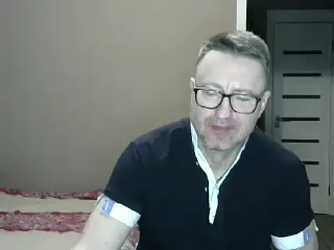 Snapshot of HarrySnake chatting on 12.30.24 HarrySnake online show from 12.30.24