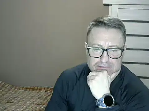 Snapshot of HarrySnake chatting on 01.04.25 HarrySnake online show from 01.04.25