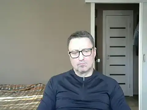 Snapshot of HarrySnake chatting on 02.25.25 HarrySnake online show from 02.25.25