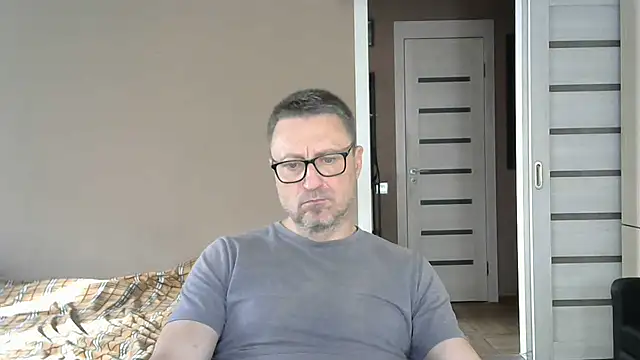 Snapshot of HarrySnake chatting on 03.20.25 HarrySnake online show from 03.20.25