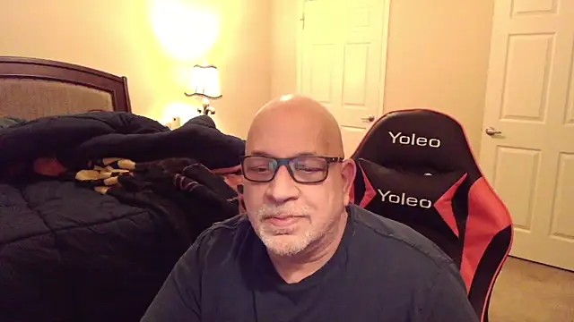 Snapshot of --JimmyJamzs-- chatting on 12.02.24 --JimmyJamzs-- online show from 12.02.24