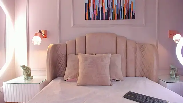 Snapshot of aria_greco chatting on 12.20.24 aria greco online show from 12.20.24