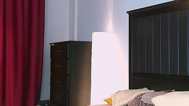 Yanira Muslim online show from 09.17.25