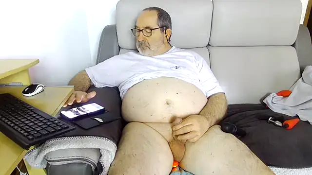 Snapshot of gillou1234 chatting on 03.10.25 gillou1234 online show from 03.10.25