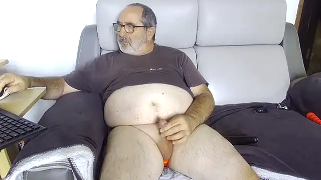 Snapshot of gillou1234 chatting on 09.16.25 gillou1234 online show from 09.16.25