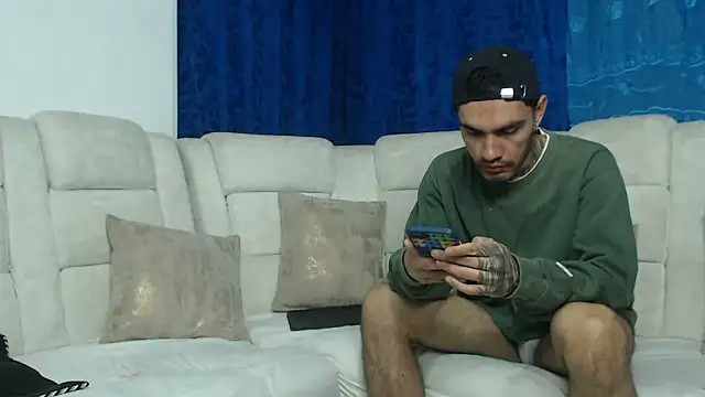 Hot Sharks  online show from 02.03.26