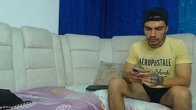 Hot Sharks  online show from 03.03.26