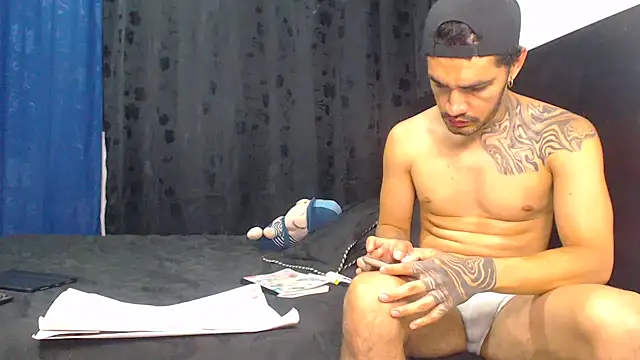 Hot Sharks  online show from 04.04.26