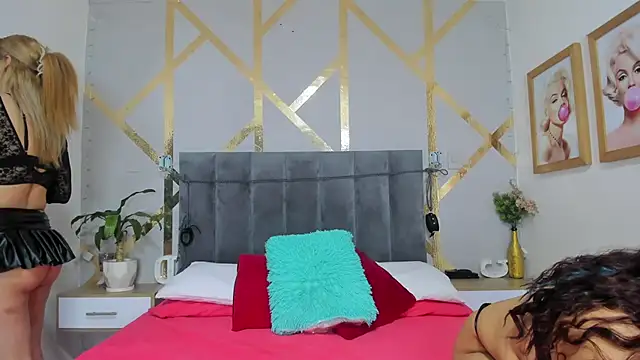 Danna Reyees online show from 11.22.25