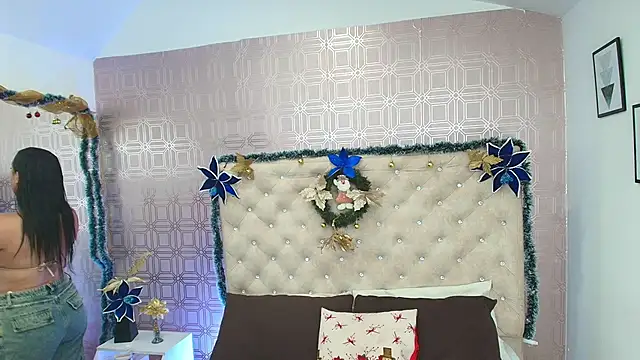 Sara Desire online show from 01.10.25