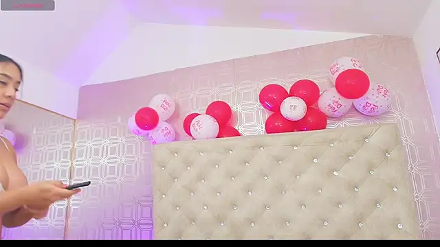 Sara Desire online show from 02.18.25