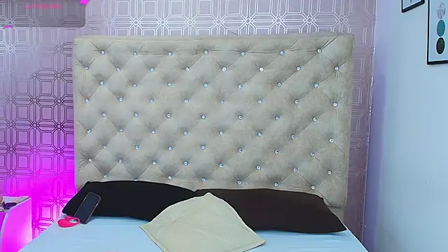 Sara Desire online show from 02.28.25