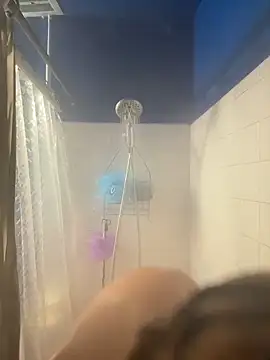 allissonw13 online show from 11.20.25