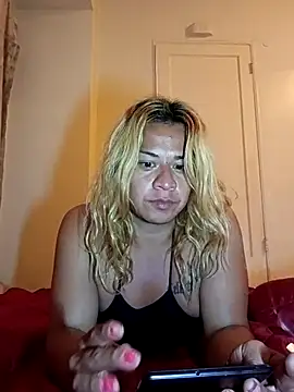 allissonw13 online show from 04.23.26