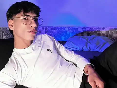 Snapshot of Teo_skinny chatting on 01.15.25 Teo skinny online show from 01.15.25