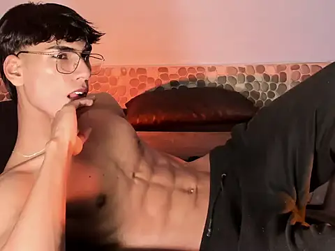 Snapshot of Teo_skinny chatting on 01.16.25 Teo skinny online show from 01.16.25