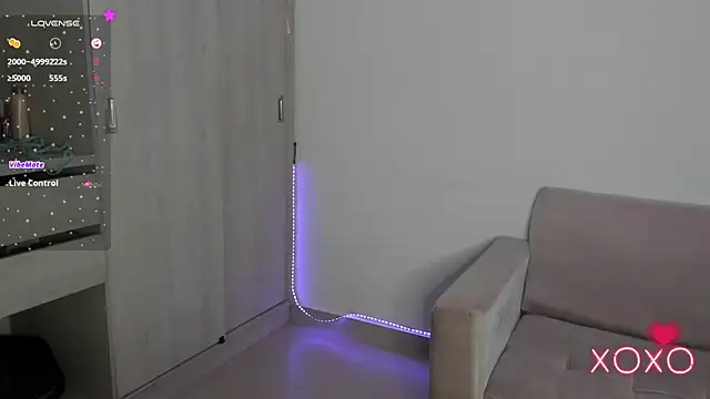 Lilacutte  online show from 10.22.25