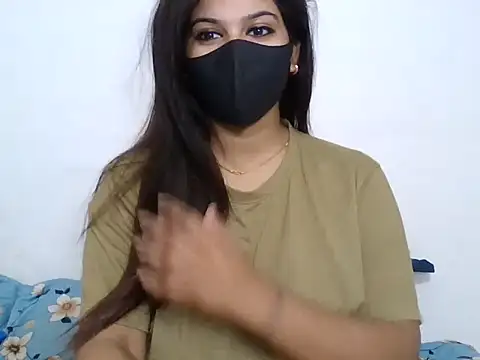 Snapshot of sparkling_queen chatting on 01.04.25 sparkling queen online show from 01.04.25