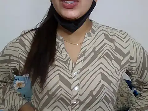 Snapshot of sparkling_queen chatting on 01.08.25 sparkling queen online show from 01.08.25