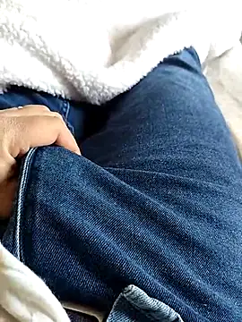 A man in public online show from 04.14.26