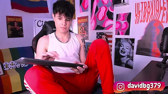 Snapshot of cinnamon_boyxxx chatting on 02.28.25 cinnamon boyxxx online show from 02.28.25