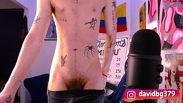 Snapshot of cinnamon_boyxxx chatting on 03.04.25 cinnamon boyxxx online show from 03.04.25