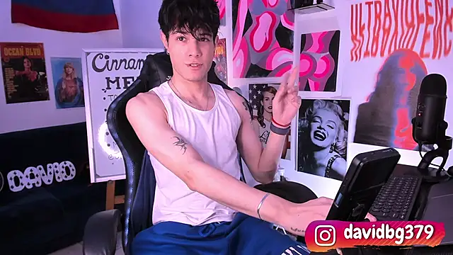 Snapshot of cinnamon_boyxxx chatting on 03.23.25 cinnamon boyxxx online show from 03.23.25