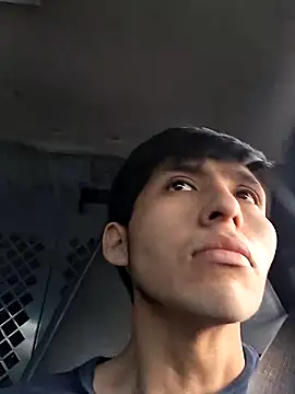 Snapshot of Jonathan100pre chatting on 04.04.26 Jonathan100pre online show from 04.04.26