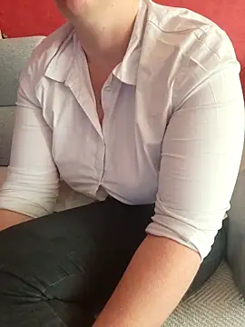 cruellaculdenfer67 online show from 10.14.25