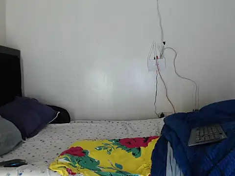 island girls22 online show from 09.18.25