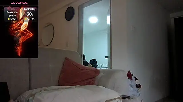 saramartinez1000 online show from 12.06.24