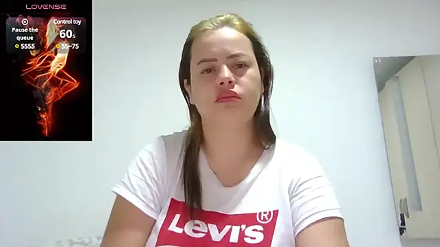 saramartinez1000 online show from 12.10.24