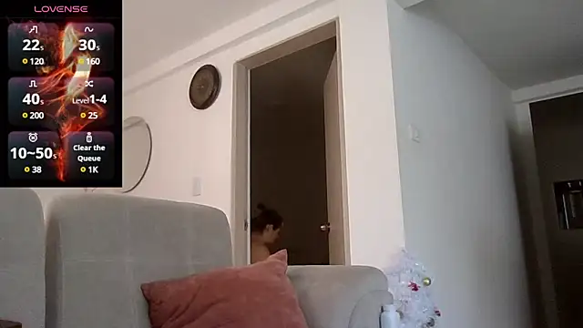 saramartinez1000 online show from 12.12.24