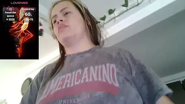 saramartinez1000 online show from 12.18.24