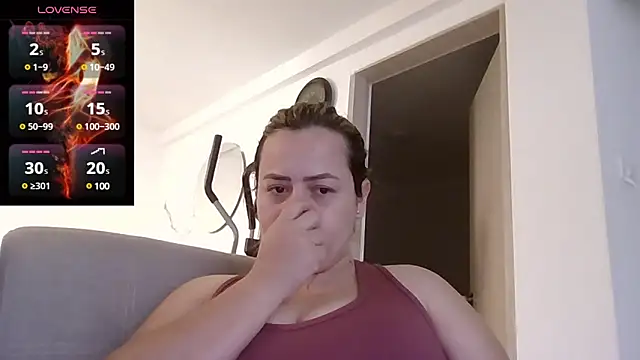 saramartinez1000 online show from 01.21.25