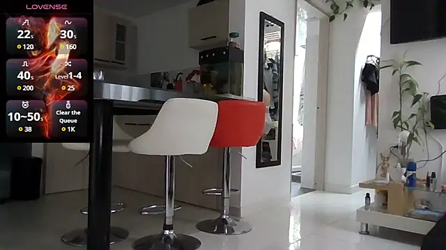 saramartinez1000 online show from 02.15.25