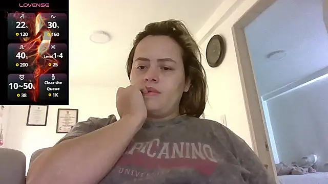 saramartinez1000 online show from 03.17.25