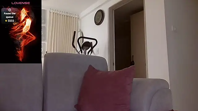 saramartinez1000 online show from 09.19.25