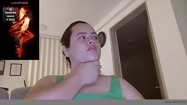 saramartinez1000 online show from 10.02.25