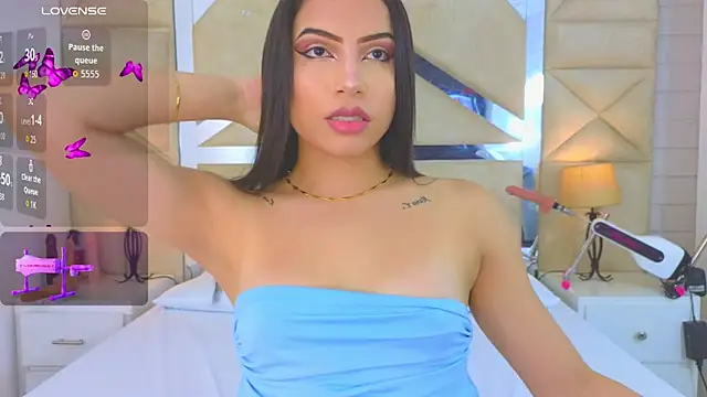 Tiphani walker  online show from 09.16.25