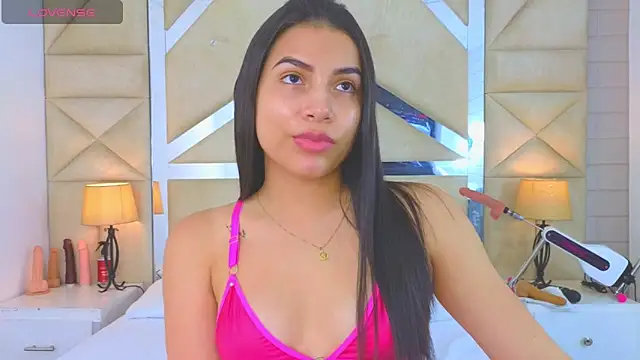 Tiphani walker  online show from 09.30.25