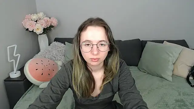 Mini Diva online show from 09.17.25